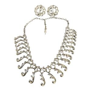 Sarah Coventry Vintage Silver Tone Statement Necklace & Clip Earrings Set J26